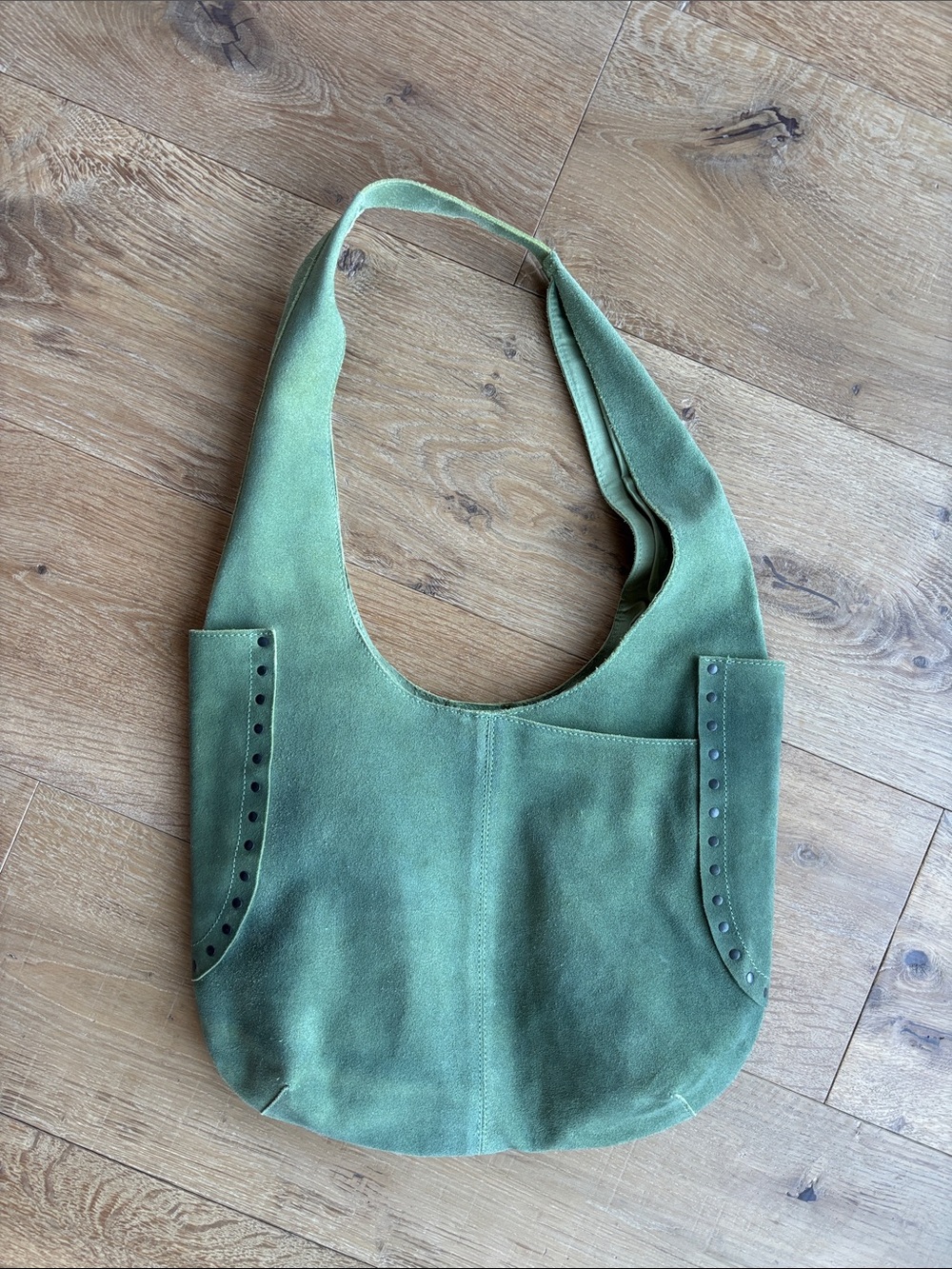 Rori Suede Tote bag matcha green